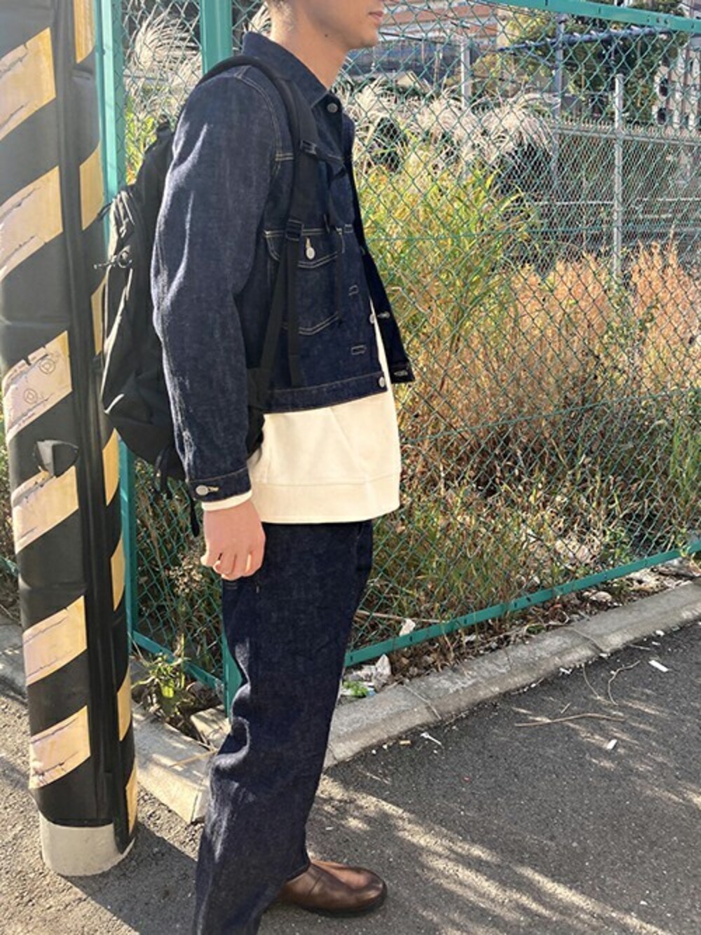 「デニム、ミリタリー、denim、トラッド、ワーク、Gジャン、オーセンティック、デニムセットアップ、CLUEL homme、men’ｓFUDGE」｜「BROOKLYN OVERALLの13OZデニムGジャン（デニムジャケット、ブルー系）」を使った、ニコルさん（メンズ・178cm）の秋コーディネートの1枚目の写真