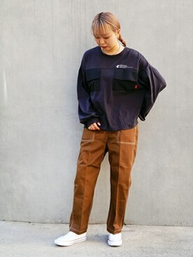 「ワークパンツ」｜「アイテム（カーゴパンツ、ブラウン系）」を使った、ニコルさん（レディース・163cm）の夏コーディネート