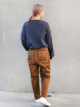 「ワークパンツ」｜「アイテム（カーゴパンツ、ブラウン系）」を使った、ニコルさん（レディース・163cm）の夏コーディネート