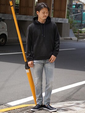 「ロゴパーカー」｜「アイテム（スリッポン）」を使った、ニコルさん（メンズ・171cm）の秋コーディネート