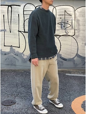 「クルーネックニット」｜ニコルさん（メンズ・178cm）の秋コーディネート