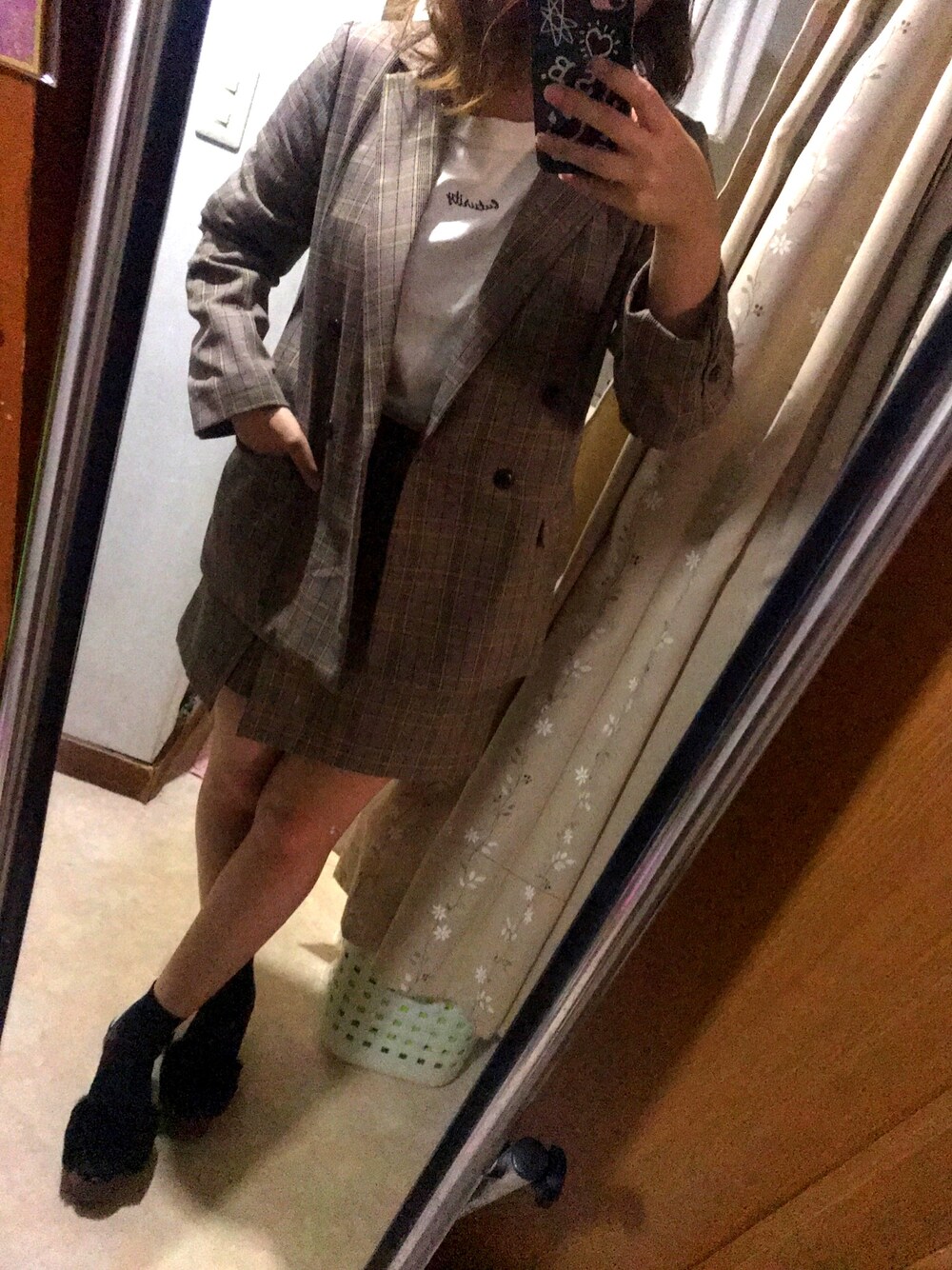 「秋服準備はじめました、秋コーデ、チェックジャケット、チェックパンツ」｜「archivesの〈SETUPにも〉チェックテーラードジャケット（テーラードジャケット、ブラウン系）」を使った、mi-さん（レディース・157cm）の秋コーディネートの1枚目の写真