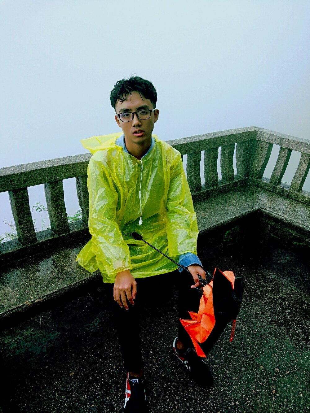 「黄山、HIPHOP」｜「Onitsuka Tigerのアイテム（ピアス（両耳用）、パープル系）」を使った、Pain$takingさん（メンズ・175cm）の秋コーディネートの1枚目の写真
