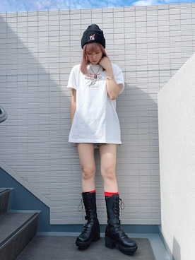 「CLUB PARK（クラブパーク）のRIPNREPAIR（RIPNRPR)/リッピンリペアー/NoMore happyEndings/グラフィックTシャツ（Tシャツ/カットソー、ホワイト系）」を使った、zoeさん（レディース・162cm）の秋コーディネート