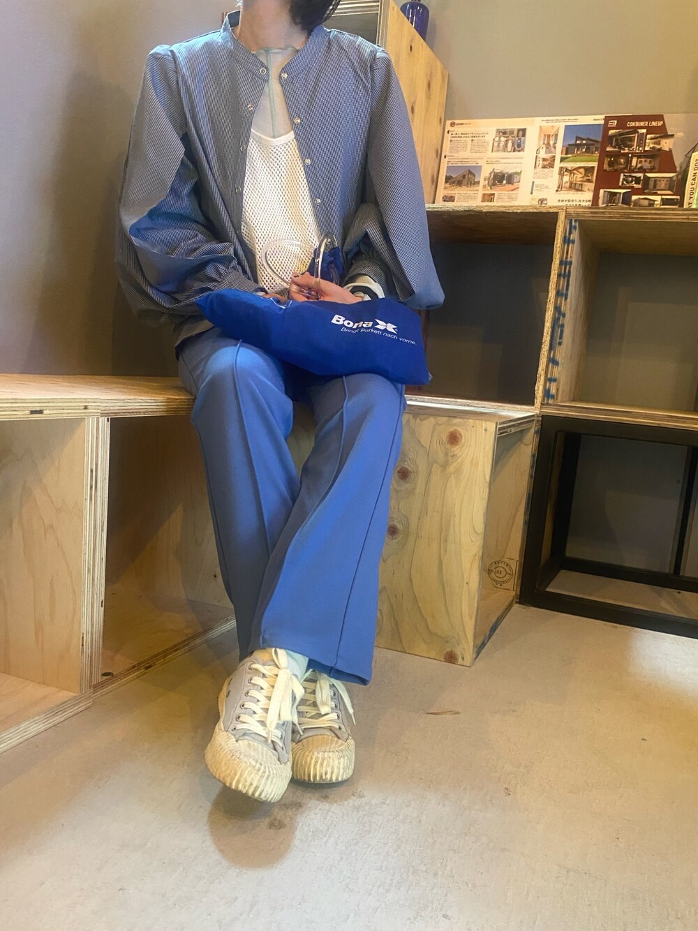 「これが私をアゲる服、Kastane、青、ワントーンコーデ、チェック、重ね着、VINTAGE、古着、古着MIX、yun.すたいる」｜「Kastaneのグラフチェックボリューム袖ブラウス（シャツ/ブラウス、ブルー系）」を使った、y u n .さん（レディース・158cm）の春コーディネートの1枚目の写真