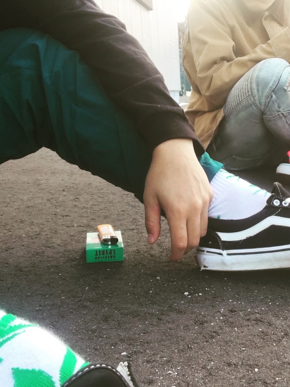「PUMAのアイテム（その他パンツ、グリーン系）」を使った、auboyさん（メンズ・180cm）の冬コーディネートの1枚目の写真