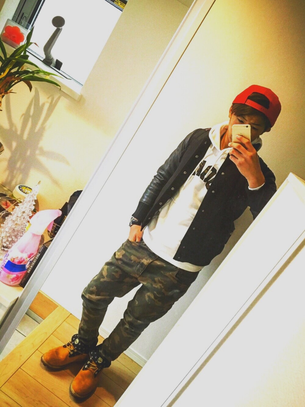 「ストリートファッション」｜「ZIP FIVEのアイテム（スタジャン、ブラック系）」を使った、ばっさーさん（メンズ・171cm）の冬コーディネートの1枚目の写真