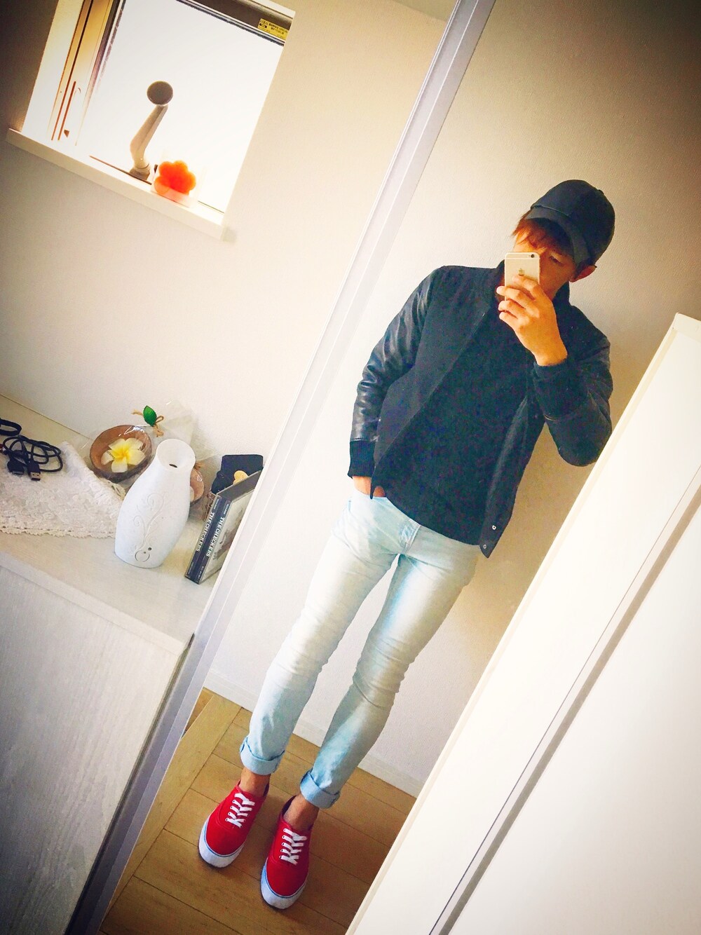 「シンプルコーデ、お気に入りコーデ」｜「NIKEのアイテム（スウェット、ブラック系）」を使った、ばっさーさん（メンズ・171cm）の春コーディネートの1枚目の写真