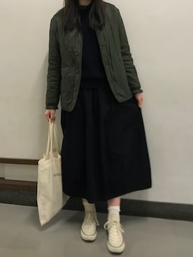 「黒スカート」｜「アイテム（その他アウター）」を使った、rinrinさん（レディース・162cm）の秋コーディネート