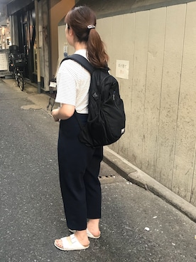 「黒リュック」｜「アイテム（スラックス）」を使った、rinrinさん（レディース・163cm）の夏コーディネート