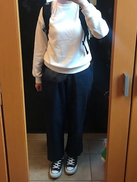 「黒リュック」｜「アイテム（スウェット）」を使った、rinrinさん（レディース・163cm）の春コーディネート