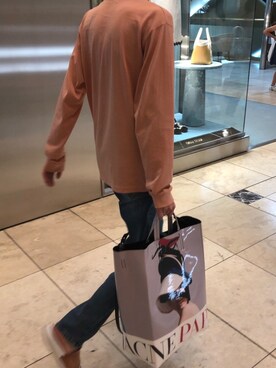 Acne Studios アクネストゥディオズ のトートバッグを使った人気ファッションコーディネート 季節 6月 8月 Wear