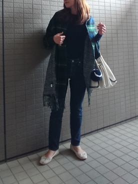 「アイテム（キーホルダー、ブルー系）」を使った、akaneさん（レディース・165cm）の春コーディネート