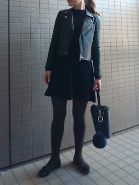 「アイテム（キーホルダー、ブルー系）」を使った、akaneさん（レディース・165cm）の春コーディネート