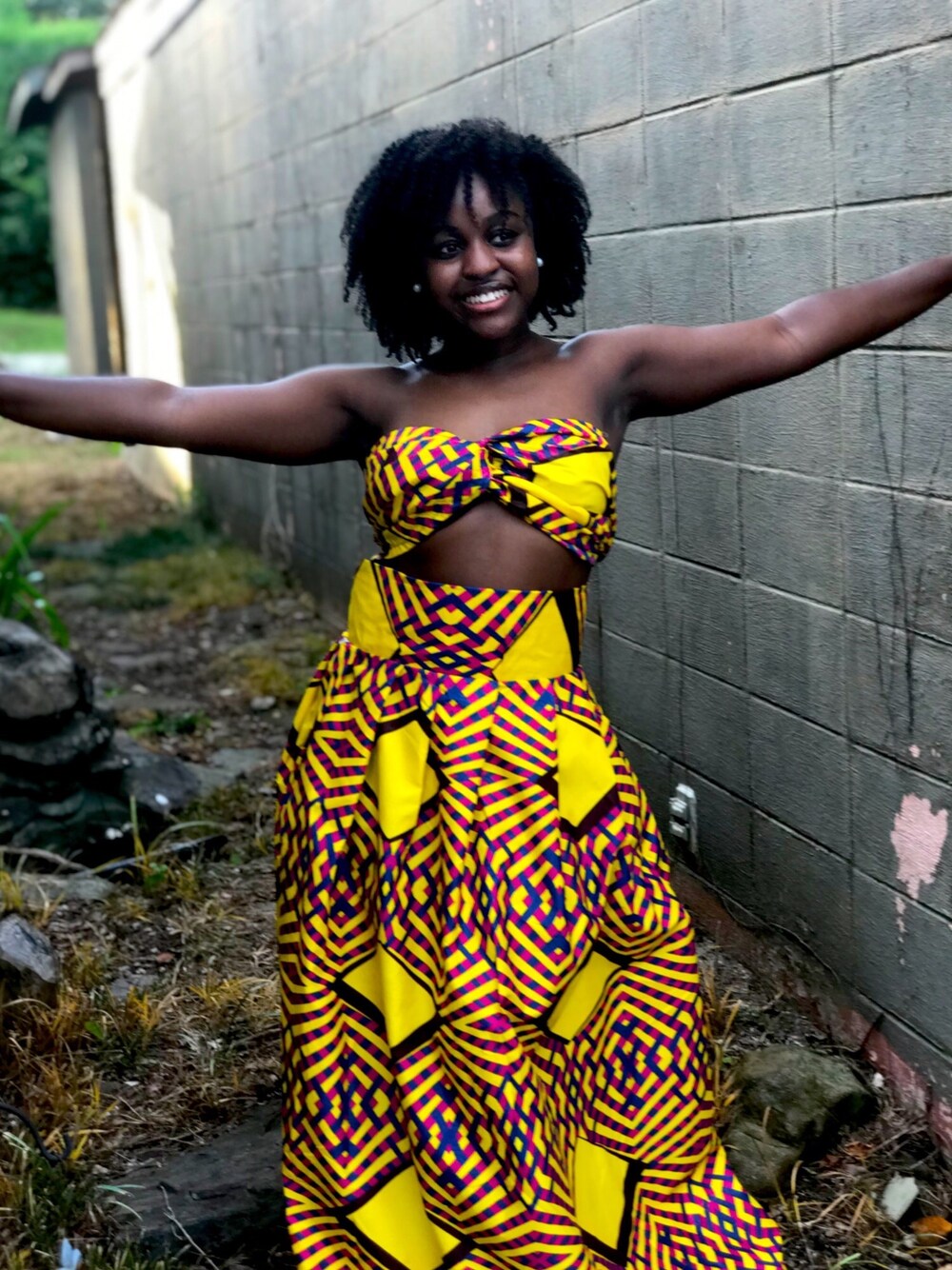 「pattern、summer、African skirt、maxi」｜「Ehyeh Boutiqueのアイテム（スカート、イエロー系）」を使った、Latoya Johnsonさん（レディース・153cm）の夏コーディネートの1枚目の写真
