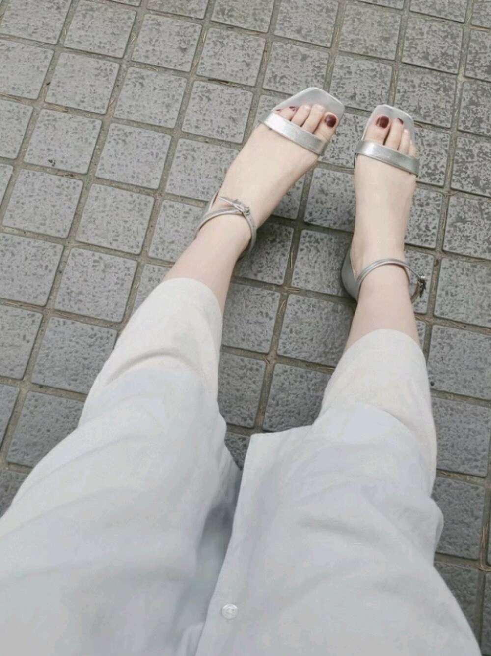 「シンプル、おしゃれさんと繋がりたい、休日コーデ、夏服」｜「LEPSIMのリネンライクストライプパンツ　874232（その他パンツ、ベージュ系）」を使った、まゆたやさん（レディース・165cm）の冬コーディネートの1枚目の写真