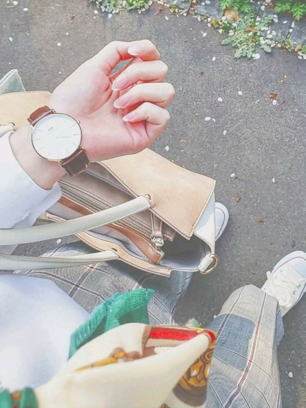 「車学、スカーフ、DW、comme ca ism」｜「Daniel Wellingtonのダニエルウェリントン 腕時計 ブリストル 36mm Daniel Wellington Bristol（アナログ腕時計、ブラウン系）」を使った、まゆたやさん（レディース・165cm）の冬コーディネートの1枚目の写真