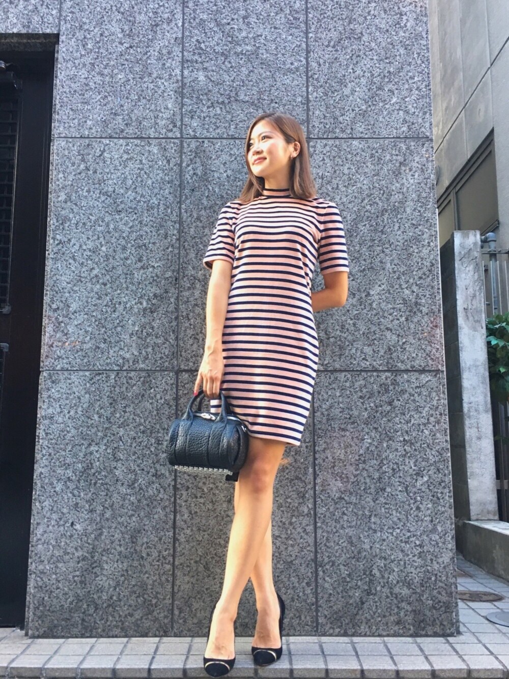 「ワンピース、ボーダー、ブラック、ピンク、アレキサンダーワン、モード、LOVELESS、ootd、outfit、alexanderwang」｜「alexanderwangのアイテム（ワンピース、ピンク系）」を使った、tomokaさん（レディース・168cm）の夏コーディネートの1枚目の写真