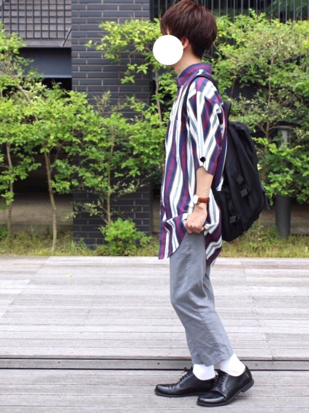 「夏、シンプル、used、ダニエルウェリントン、DW、古着、古着MIX、イージーパンツ、リュック、チャンピオン」｜「usedのアイテム（シャツ/ブラウス、パープル系）」を使った、みっち~さん（メンズ・165cm）の夏コーディネートの1枚目の写真