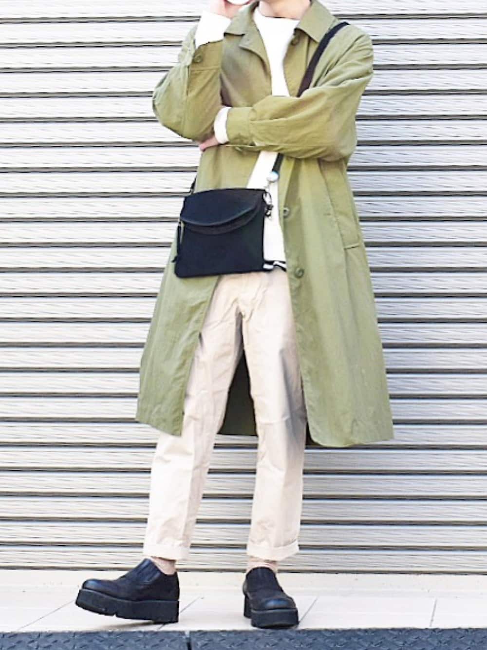「パステル映える春、おしゃれさんと繋がりたい、シンプル、パステルカラー、パステル、プチプラ、UNIQLO、無印良品、フープディドゥ、古着MIX」｜「whoop-de-dooのwhoop-de-doo/フープディドゥ(378252)ウイングチップ　厚底スリッポン/アツゾコシューズ（スリッポン、ブラック系）」を使った、みっち~さん（メンズ・166cm）の春コーディネートの1枚目の写真