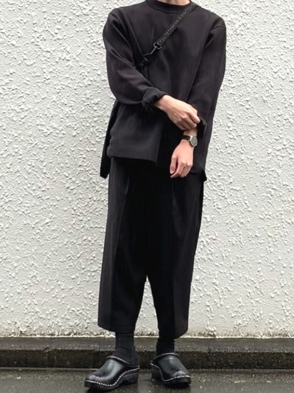 「シンプル、休日スタイル、今日のコーデ、ゆるコーデ、ブラック、HARE、オールブラック、DW、トロエントープ、低身長」｜「いんすたぐらむのアイテム（その他、その他）」を使った、みっち~さん（メンズ・166cm）の秋コーディネートの1枚目の写真