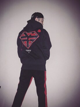 「KaneZ（ケインズ）のアイテム（キャップ）」を使った、モコ太郎さん（メンズ・173cm）の冬コーディネート