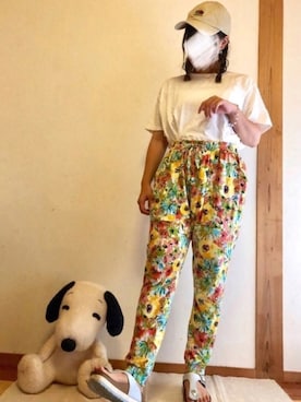 「花柄パンツ」｜「アイテム（キャップ）」を使った、はゆさん（レディース・154cm）の夏コーディネート