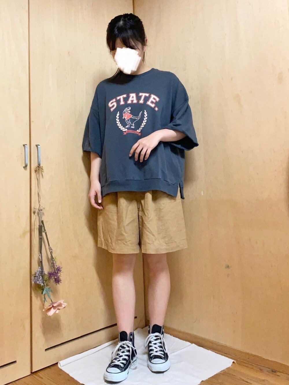 「カジュアル、スニーカー、コンバース、ハーフパンツ、夏コーデ、低身長」｜「SpRayのアイテム（Tシャツ/カットソー、ブラック系）」を使った、はゆさん（レディース・154cm）の夏コーディネートの1枚目の写真