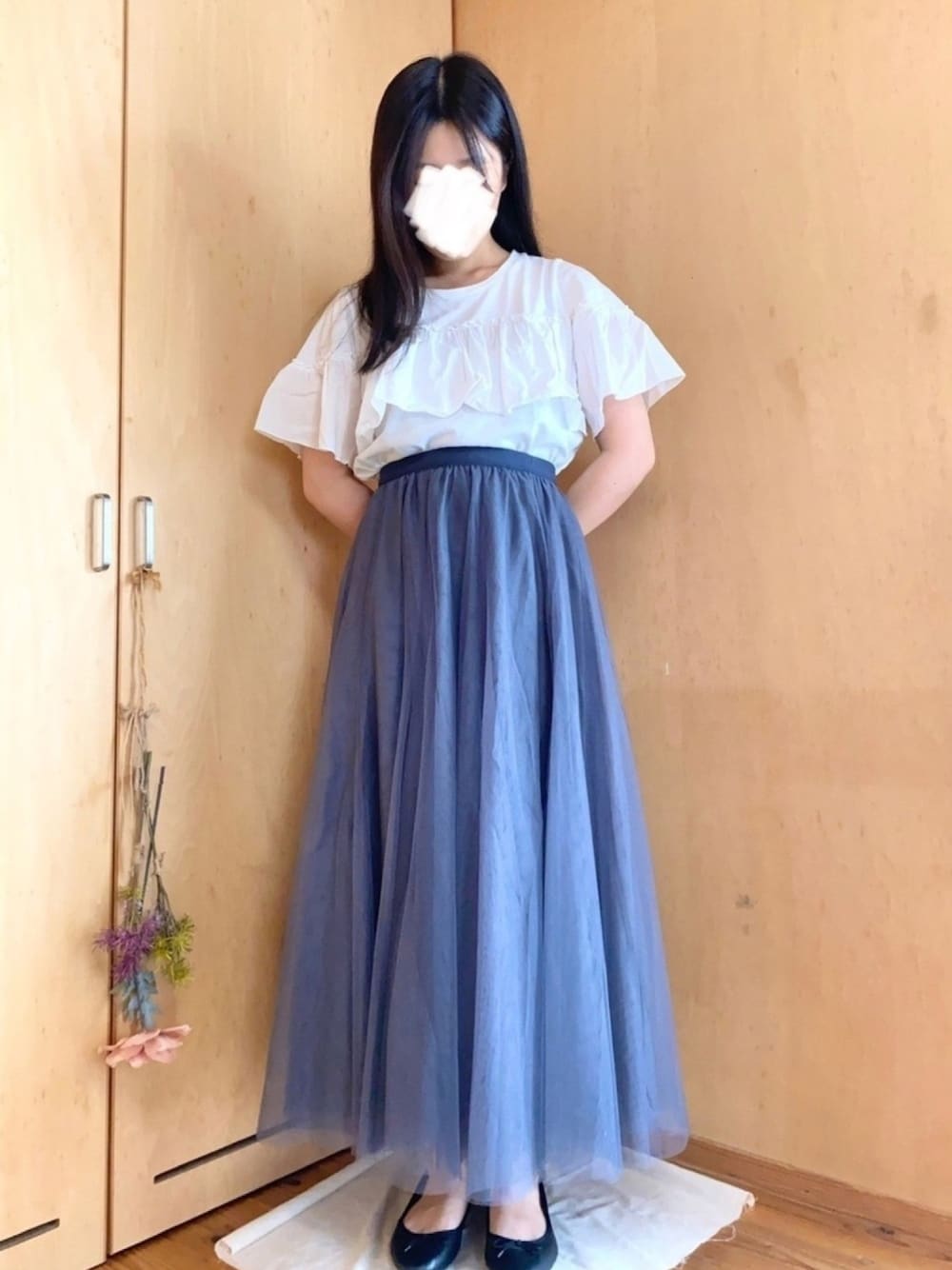 「fifth、白Tシャツ、フリル、バレエシューズ、GU、プチプラ、低身長、チュールスカート、ガーリー、大人コーデ」｜「GUのアイテム（シューズ、ブラック系）」を使った、はゆさん（レディース・154cm）の夏コーディネートの1枚目の写真