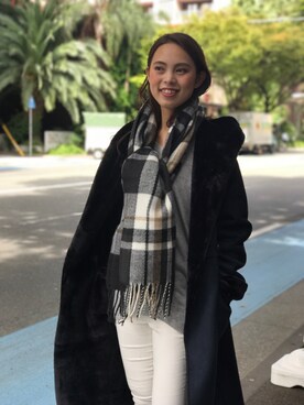 「Vネック」｜「アイテム（ムートンコート）」を使った、libelle more staffさん（レディース・164cm）の秋コーディネート
