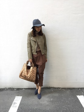 「アイテム（ライダースジャケット、グリーン系）」を使った、libelle more staffさん（レディース・164cm）の秋コーディネート