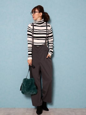 「アイテム（サロペット/オーバーオール、グレー系）」を使った、libelle more staffさん（レディース・164cm）の秋コーディネート