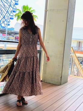 「アイテム（トップス、ベージュ系）」を使った、libelle more staffさん（レディース・165cm）の夏コーディネート