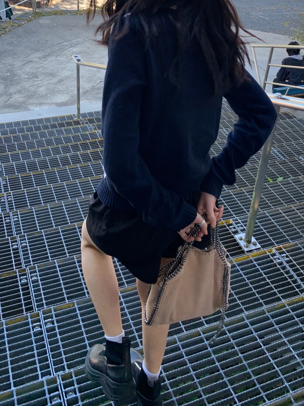「brandymelville、ZARA」｜「Brandy Melvilleのアイテム（トップス、ブルー系）」を使った、rさん（レディース・155cm）の秋コーディネートの1枚目の写真