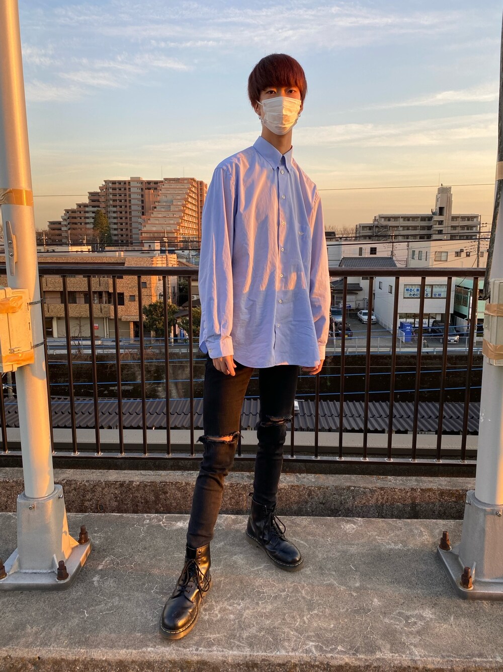 「今日のコーデ、シンプルコーデ、キレイめ、おしゃれさんと繋がりたい、黒スキニー、シャツスタイル、きれいめカジュアル、ootd、革靴」｜「EMPORIO ARMANIのアイテム（シャツ/ブラウス、ブルー系）」を使った、Maryuさん（メンズ・181cm）の冬コーディネートの1枚目の写真
