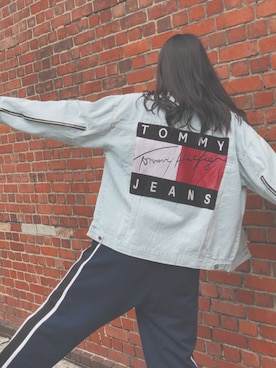 「TOMMY HILFIGER」｜「アイテム（デニムジャケット）」を使った、reuさん（レディース・170cm）の秋コーディネート