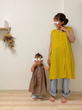 「UNIQLO（ユニクロ）のハイライズワイドストレートジーンズ（デニムパンツ）」を使った、domi𓃰 さん（キッズ・70cm）の夏コーディネート