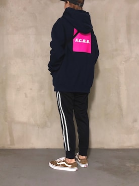 「F.C.Real Bristol（エフシーレアルブリストル）のアイテム（パーカー）」を使った、saiiさん（レディース・159cm）の春コーディネート