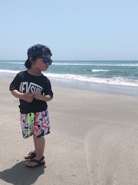 「アイテム（ラッシュガード、ブラック系）」を使った、kotaroさん（キッズ・90cm）の夏コーディネート