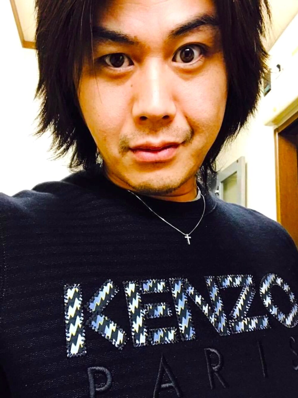 「KENZOのアイテム（スウェット、ブラック系）」を使った、ryuhamadaさん（メンズ・180cm）の春コーディネートの1枚目の写真