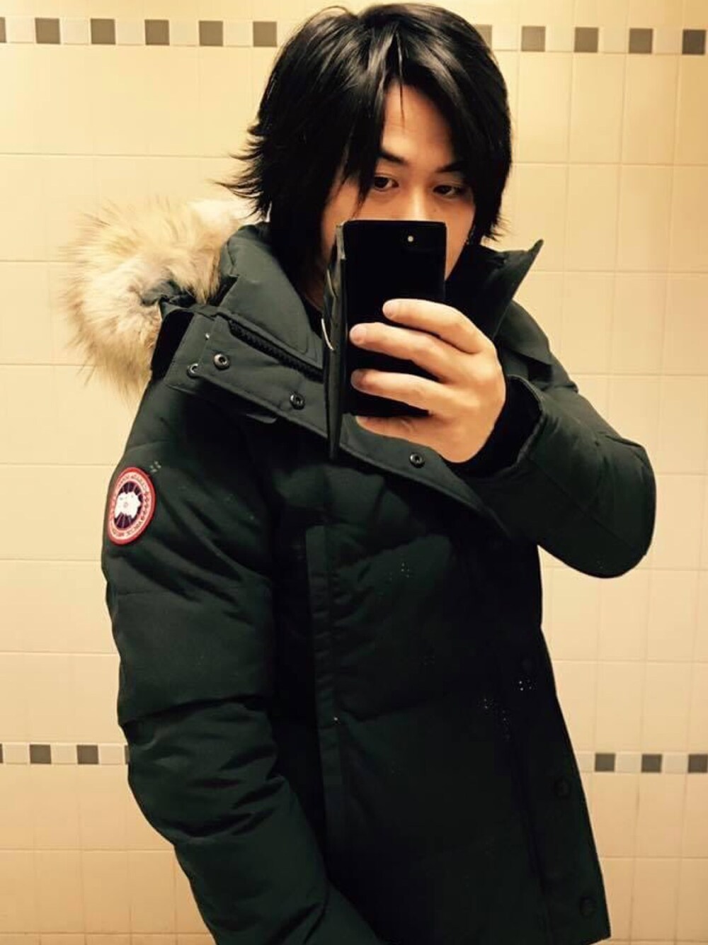 「CANADA GOOSEのアイテム（ダウンジャケット/コート、グリーン系）」を使った、ryuhamadaさん（メンズ・180cm）の春コーディネートの1枚目の写真