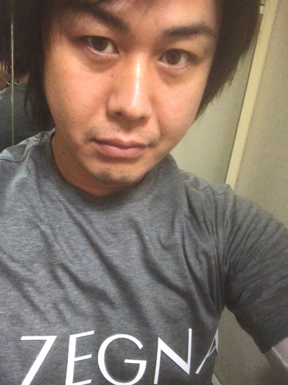 「ゼニア、春コーデ、ウォーキング」｜「_Zegnaのアイテム（Tシャツ/カットソー、グレー系）」を使った、ryuhamadaさん（メンズ・180cm）の春コーディネートの1枚目の写真