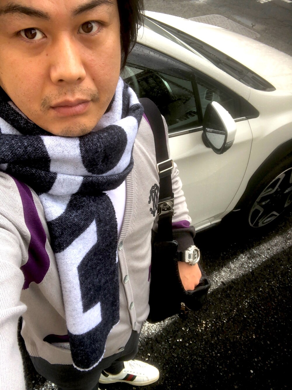 「雨の日コーデ、いいね、save、フォローお願いします🤑、かいもの、アレキサンダーワン、グッチ、ロベルトカヴァリ、カスタムG」｜「roberto cavalliのアイテム（その他アウター、グレー系）」を使った、ryuhamadaさん（メンズ・180cm）の春コーディネートの1枚目の写真