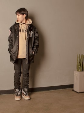 「Understudyclub（アンダースタディクラブ）のアイテム（パーカー）」を使った、understudyclubさん（レディース・165cm）の冬コーディネート