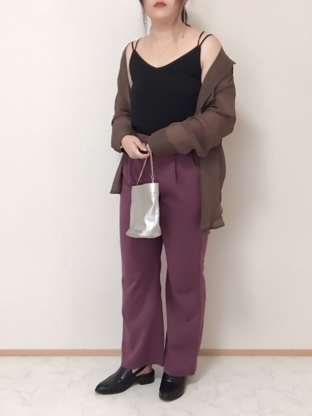 「低身長、153cm、ブラウン、パープル、秋のコーデ、秋コーデ、シアーシャツ、しまむら、プチプラ、プチプラコーデ」｜「しまむらのアイテム（シャツ/ブラウス、ブラウン系）」を使った、maru☺︎さん（レディース・153cm）の夏コーディネートの1枚目の写真
