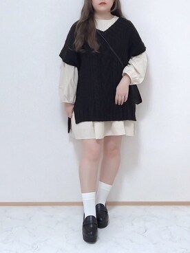 maru☺︎さんの「INTER FACTORY　スリットアランニットベスト」を使ったコーディネート