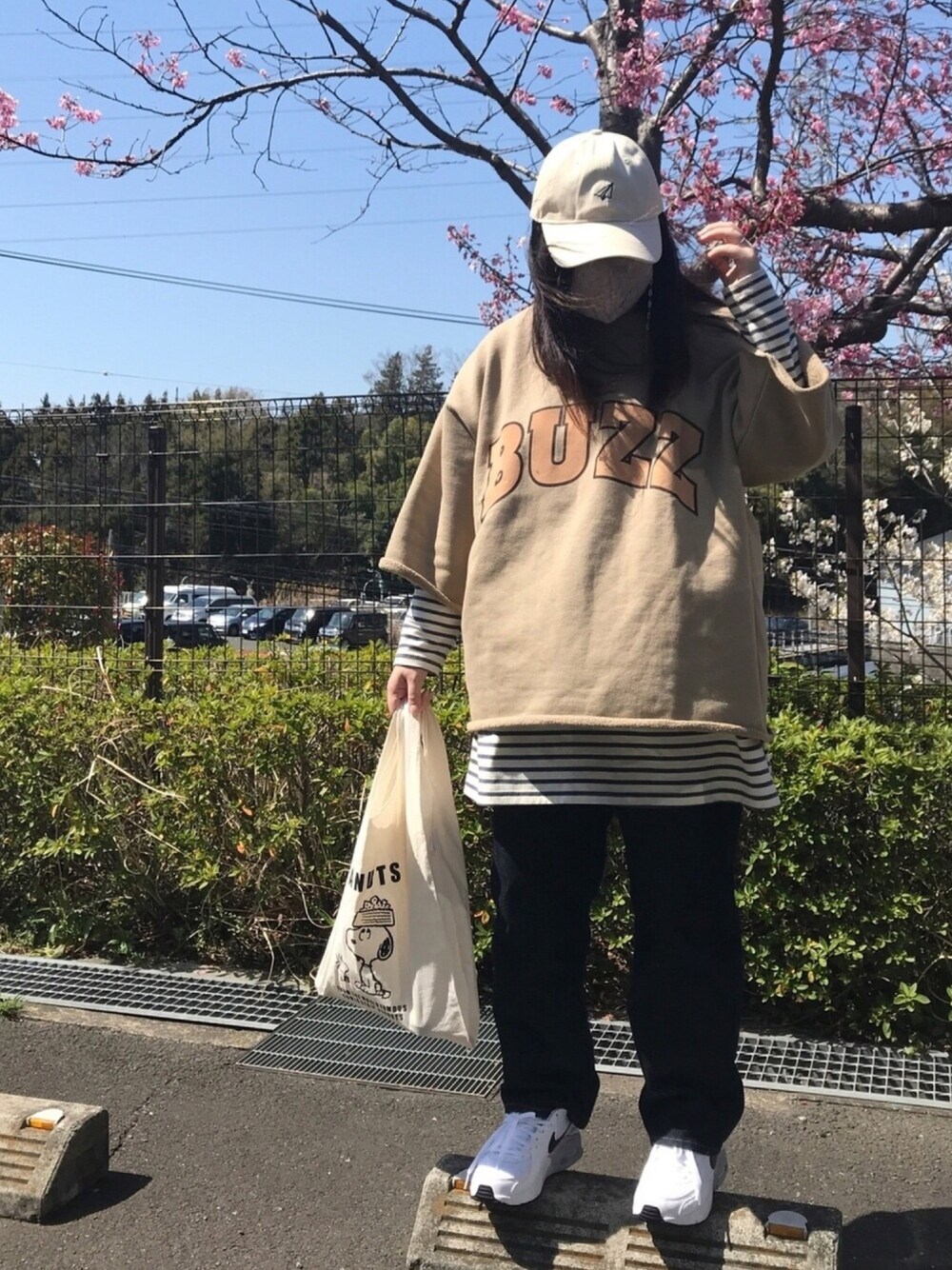 「休日スタイル、キャップ、エアマックス、NIKE、ナイキ、ボーダー、春コーデ、#MA_Lo、低身長、ロゴスウェット」｜「DHOLIC STYLEのアイテム（キャップ、ホワイト系）」を使った、maru☺︎さん（レディース・153cm）の春コーディネートの1枚目の写真