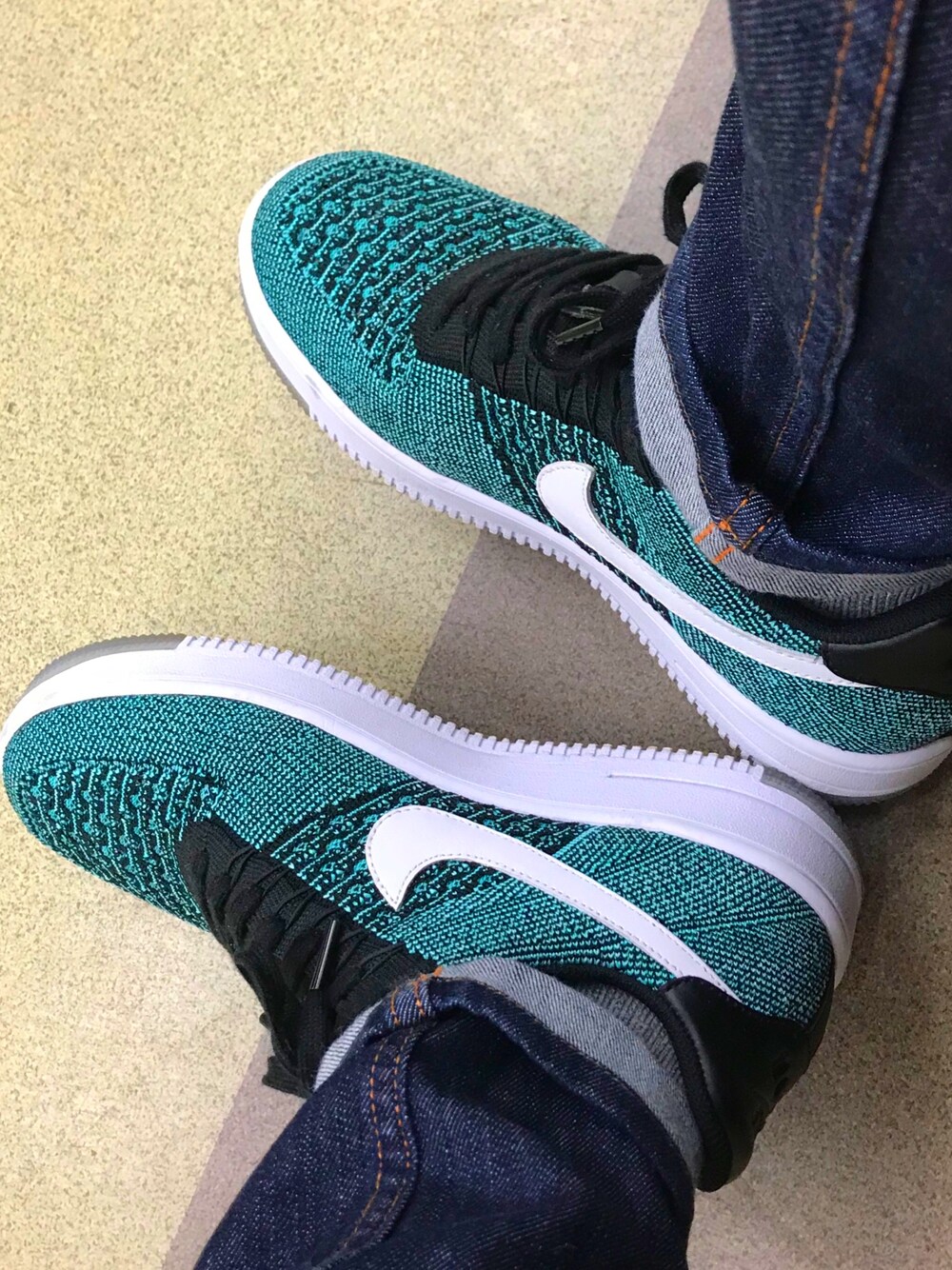 「スポーツMIX'18秋、NIKE、フライニット、エアフォースワン」｜「NIKEのNIKE AF1 ULTRA FLYKNIT LOW【SP】（スニーカー、グリーン系）」を使った、ぽぽぱぱさん（メンズ・165cm）の秋コーディネートの1枚目の写真