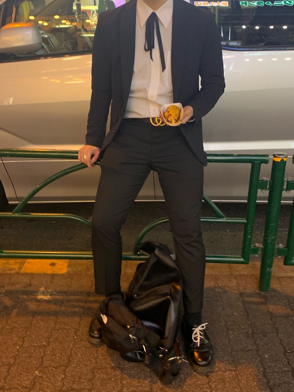 「韓国ファッション、korea style、GUCCI、セットアップ、セットアップスタイル、おしゃれさんと繋がりたい、韓国好きな人と繋がりたい」｜「GUCCIのアイテム（ベルト、ゴールド系）」を使った、つとむさん（メンズ・173cm）の冬コーディネートの1枚目の写真