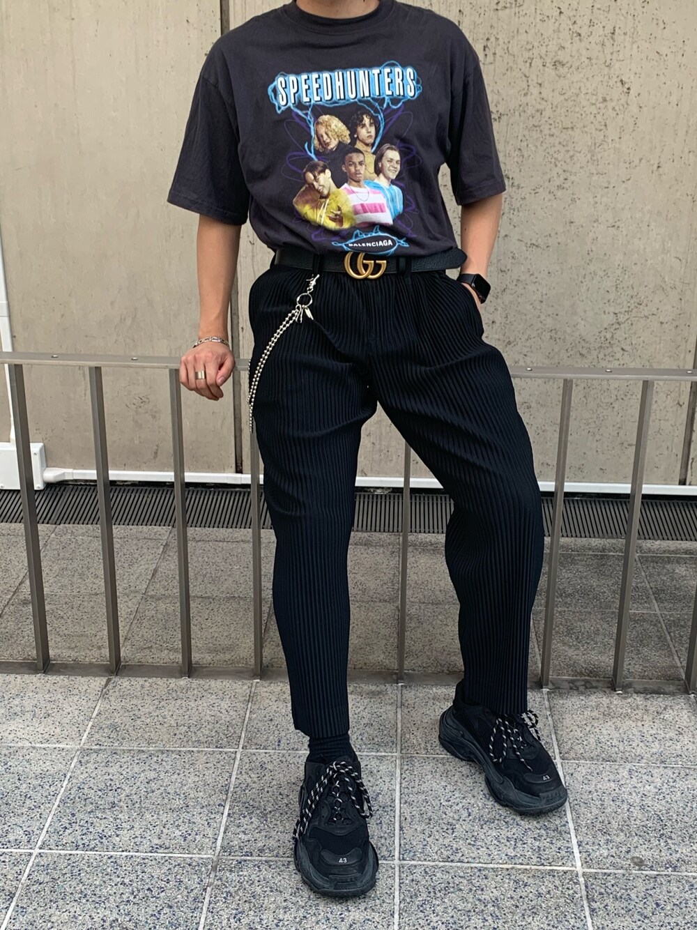 「おしゃれさんと繋がりたい、韓国ファッション、韓国好きな人と繋がりたい、GUCCI、triples、BALENCIAGA」｜「ISSEY MIYAKEのアイテム（パンツ、ブラック系）」を使った、つとむさん（メンズ・173cm）の夏コーディネートの1枚目の写真